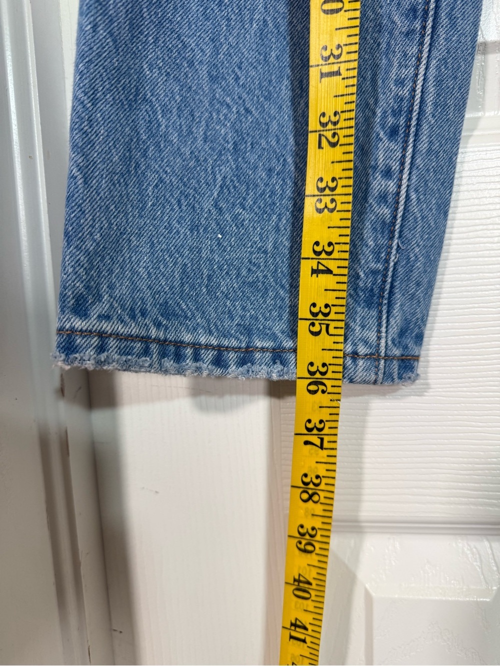 Levi's 501 Distressed Straight Leg Jeans Light Wash Button Fly Women’s 24x26 - Picture 7 of 16